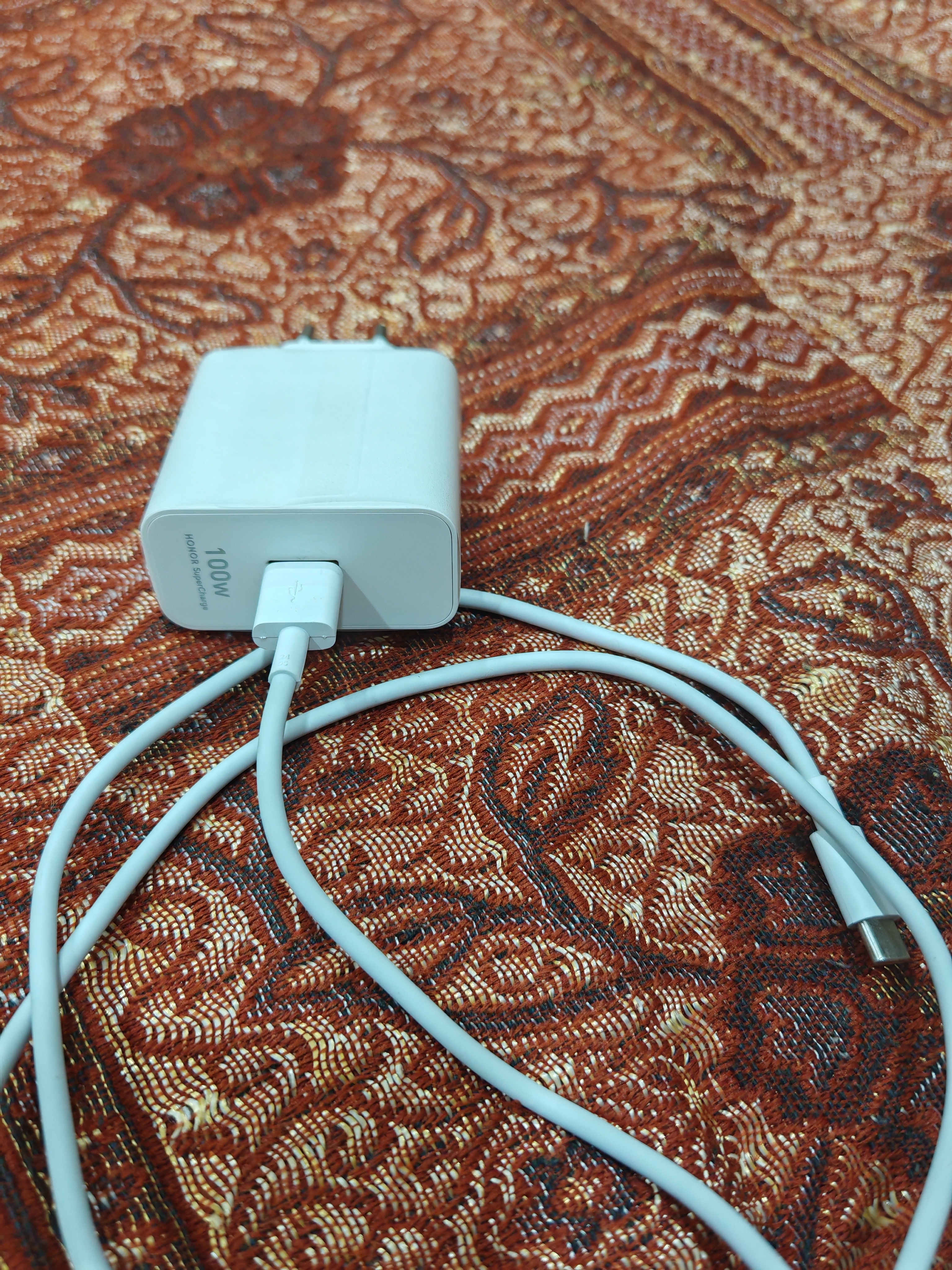 HONOR SuperCharge 100W USB Type-A Mobile Charger – Explore Honor HONOR SuperCharge 100W USB Type-A Mobile Charger – Explore Honor